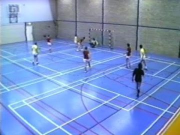 1987 Nieuwsflits mei – Hoorn: Zaalvoetbal – SFE-tournooi