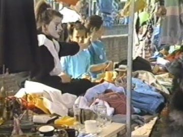 1987 Nieuwsflits april – Hoorn: Winkelcentrum De Huesmolen – Kindermarkt