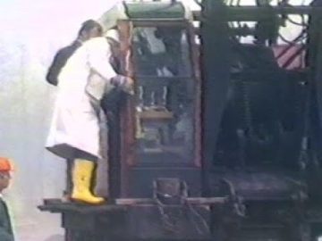 1987 Nieuwsflits april – Hoorn: Verzorgingstehuis Avondlicbt – Eerste paal