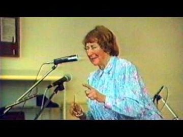 1989 Hoorn: Dichtersmanifestatie – Margreet van Hoorn.