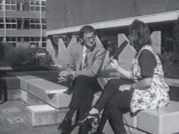 1993 Bovenkarspel: hoeksteen marcuscollege – Nieuwe leermiddelen