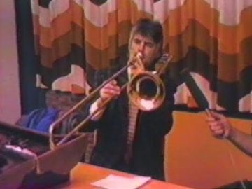 1987 Hoorn: Kees van Kooten in de openbare bibliotheek