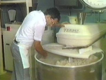 1985 Alkmaar | Hoorn: Brood – industrieel geproduceerd | Thuisbakker
